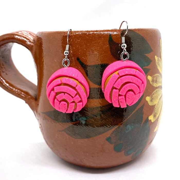 Pink Concha earrings image
