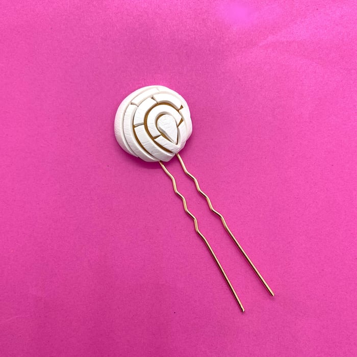 White Concha Hair Pin image